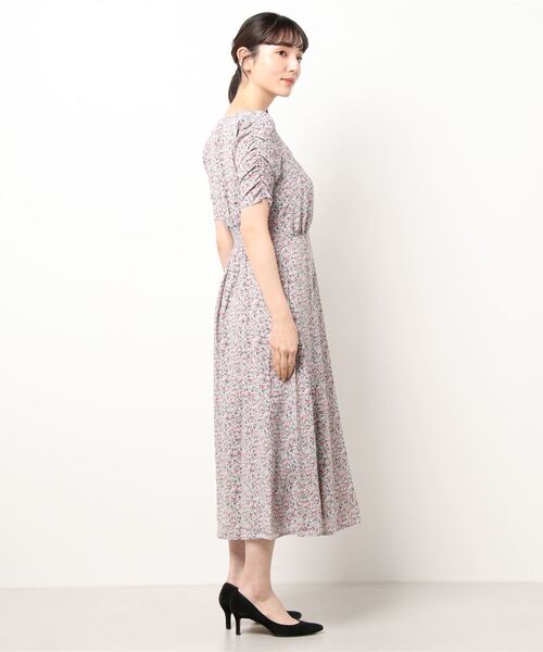 KOBE LETTUCE（コウベレタス）の「Vネックパワーショルダーギャザーロングワンピース（ワンピース・レディース・イエロー系その他/ブルー系その他/ラベンダー・FREE）」の5枚目の写真