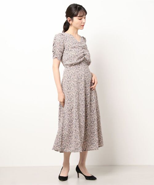 KOBE LETTUCE（コウベレタス）の「Vネックパワーショルダーギャザーロングワンピース（ワンピース・レディース・イエロー系その他/ブルー系その他/ラベンダー・FREE）」の10枚目の写真