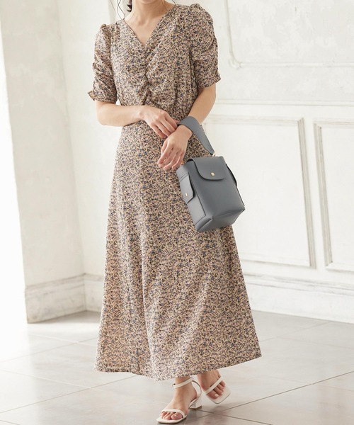 KOBE LETTUCE（コウベレタス）の「Vネックパワーショルダーギャザーロングワンピース（ワンピース・レディース・イエロー系その他/ブルー系その他/ラベンダー・FREE）」の7枚目の写真