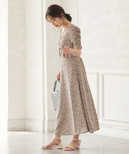 KOBE LETTUCE（コウベレタス）の「Vネックパワーショルダーギャザーロングワンピース（ワンピース・レディース・イエロー系その他/ブルー系その他/ラベンダー・FREE）」の8枚目の写真