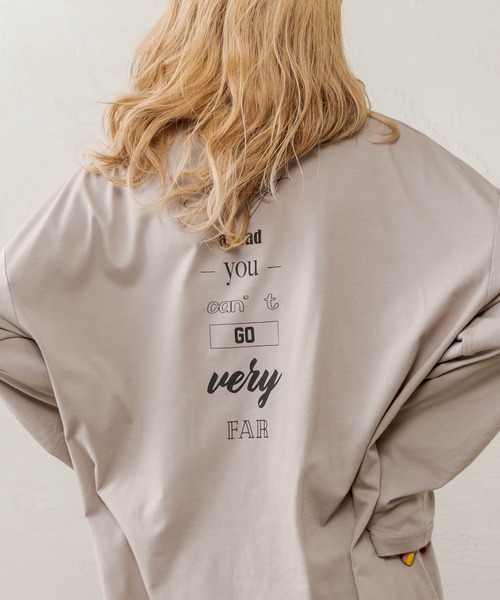 RASVOA（ラスボア）の「【WEB限定】ランダムバックロゴロンＴ（Tシャツ/カットソー・レディース・グレイッシュベージュ/チャコールグレー/ブラック/オフホワイト・FREE）」の4枚目の写真