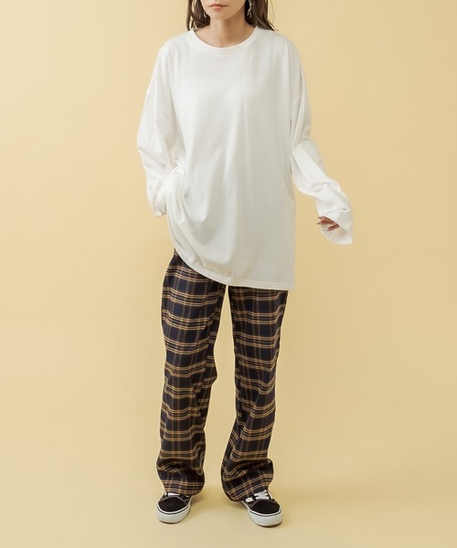 RASVOA（ラスボア）の「【WEB限定】ランダムバックロゴロンＴ（Tシャツ/カットソー・レディース・グレイッシュベージュ/チャコールグレー/ブラック/オフホワイト・FREE）」の18枚目の写真