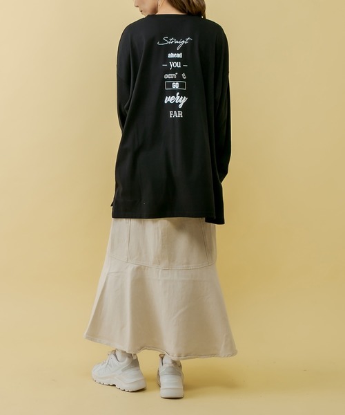 RASVOA（ラスボア）の「【WEB限定】ランダムバックロゴロンＴ（Tシャツ/カットソー・レディース・グレイッシュベージュ/チャコールグレー/ブラック/オフホワイト・FREE）」の20枚目の写真