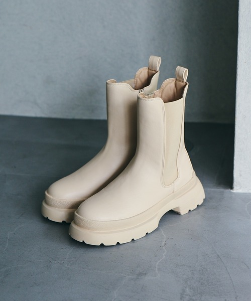 Juze（ジュゼ）の「【新色追加】【軽量】やわらかな履き心地。トラックソールサイドゴアブーツ（ブーツ・レディース・ブラック/カーキ/オフホワイト/ホワイト・S/LL/L/M）」の3枚目の写真