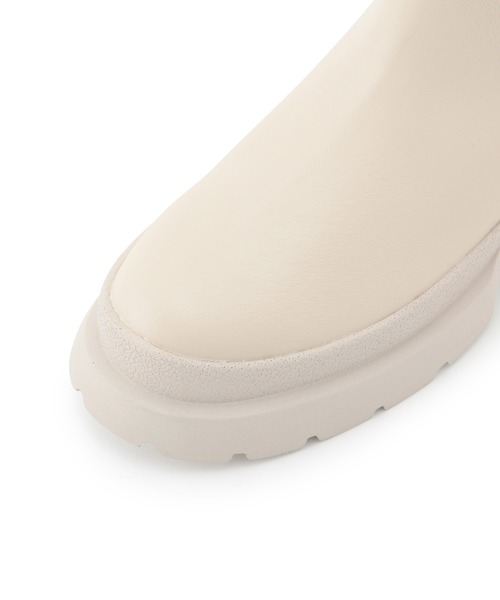 Juze（ジュゼ）の「【新色追加】【軽量】やわらかな履き心地。トラックソールサイドゴアブーツ（ブーツ・レディース・ブラック/カーキ/オフホワイト/ホワイト・S/LL/L/M）」の22枚目の写真