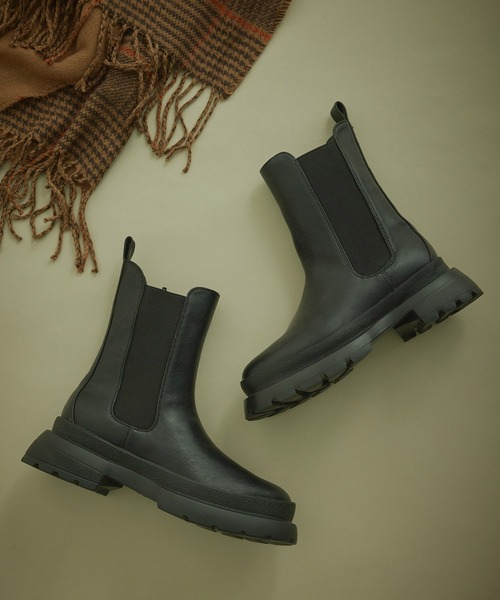 Juze（ジュゼ）の「【新色追加】【軽量】やわらかな履き心地。トラックソールサイドゴアブーツ（ブーツ・レディース・ブラック/カーキ/オフホワイト/ホワイト・S/LL/L/M）」の14枚目の写真