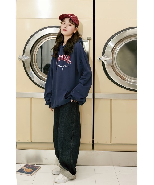 レッドカラーフロントロゴ オーバーサイズ スウェット トレーナー