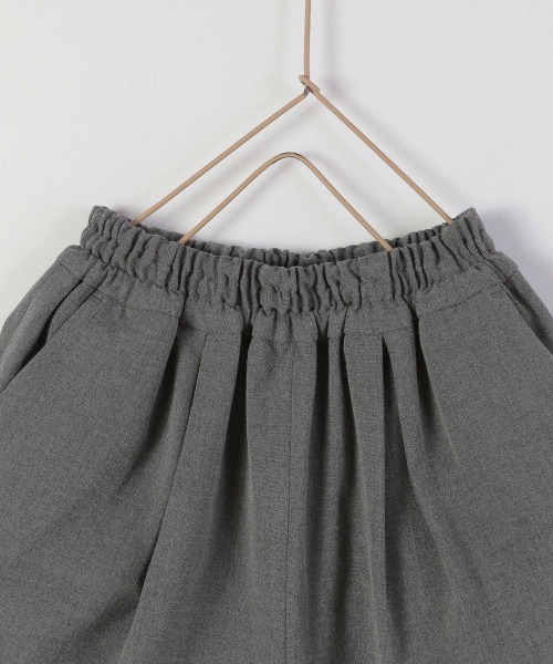 LOWRYS FARM（ローリーズファーム）の「ＴＲタックショートパンツ　217994（その他パンツ・キッズ・ベージュ/グレー系その他/グレー・130cm/120cm/110cm）」の6枚目の写真