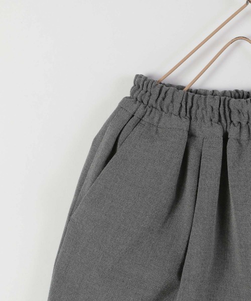 LOWRYS FARM（ローリーズファーム）の「ＴＲタックショートパンツ　217994（その他パンツ・キッズ・ベージュ/グレー系その他/グレー・130cm/120cm/110cm）」の7枚目の写真