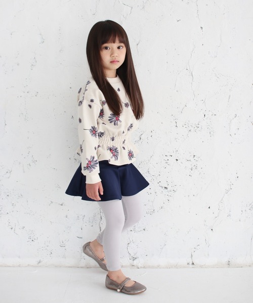 Rora（ローラ）の「エンターテイナー 花柄 スウェット (2color)（スウェット・キッズ・ネイビー/クリーム・120/140/110/130/150/100）」の4枚目の写真