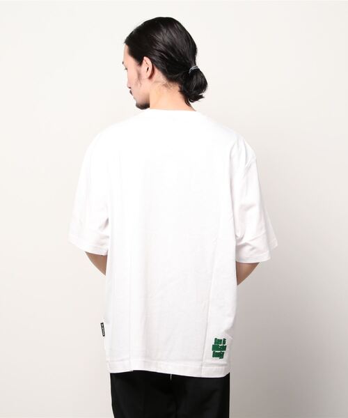 G-STAR（ジースター）の「UNISEX FLOCK BOXY T-SHIRT/オーバーサイズ/ビッグシルエット（Tシャツ/カットソー・メンズ・ホワイト/ダークブラック・X-SMALL/LARGE/SMALL/X-LARGE/MEDIUM）」の5枚目の写真
