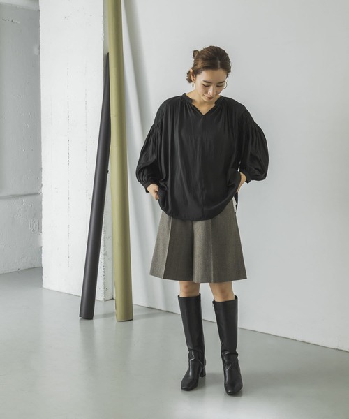 URBAN RESEARCH（アーバンリサーチ）の「プリーツスリーブブラウス（Tシャツ/カットソー・レディース・チャコールグレー/ベージュ/ブルー・FREE）」の15枚目の写真