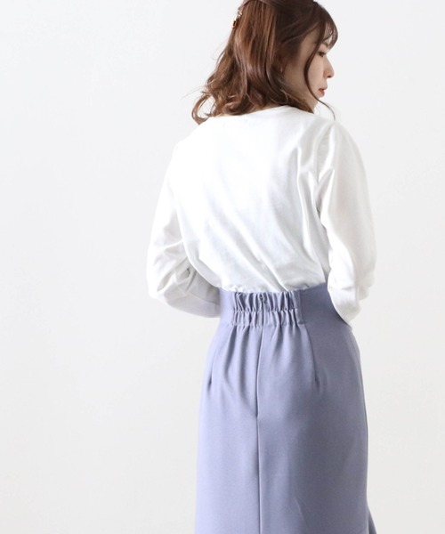 Cheek(チーク)の「プチロゴ刺繍プルオーバー(Tシャツ/カットソー・レディース・チャコールグレー/ベージュ/オフホワイト・MEDIUM)」の9枚目の写真