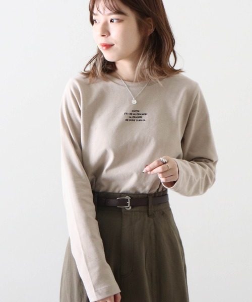 Cheek(チーク)の「プチロゴ刺繍プルオーバー(Tシャツ/カットソー・レディース・チャコールグレー/ベージュ/オフホワイト・MEDIUM)」の7枚目の写真