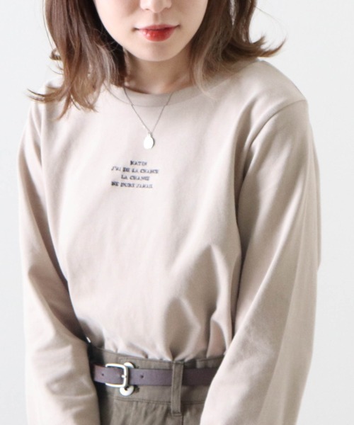 Cheek(チーク)の「プチロゴ刺繍プルオーバー(Tシャツ/カットソー・レディース・チャコールグレー/ベージュ/オフホワイト・MEDIUM)」の14枚目の写真