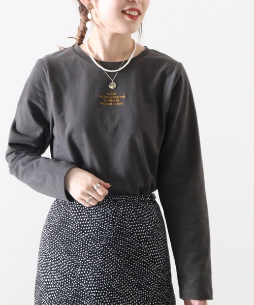 Cheek(チーク)の「プチロゴ刺繍プルオーバー(Tシャツ/カットソー・レディース・チャコールグレー/ベージュ/オフホワイト・MEDIUM)」の17枚目の写真