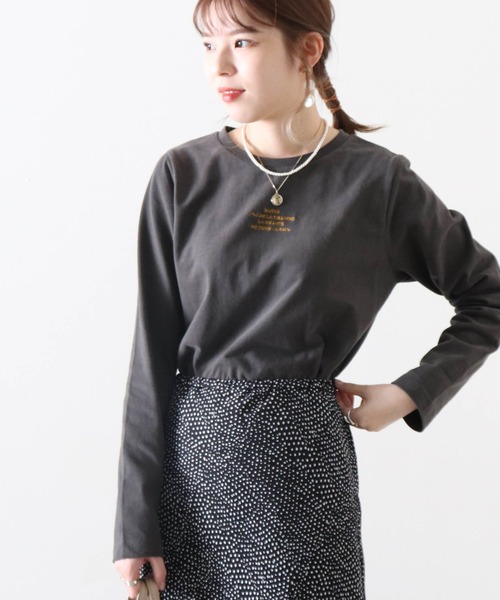 Cheek(チーク)の「プチロゴ刺繍プルオーバー(Tシャツ/カットソー・レディース・チャコールグレー/ベージュ/オフホワイト・MEDIUM)」の13枚目の写真