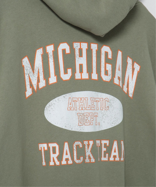 VENCEEXCHANGE（ヴァンスエクスチェンジ）の「ショート丈カレッジロゴパーカー（パーカー・レディース・オフホワイト/ダークオリーブ/ブラック・M）」の12枚目の写真