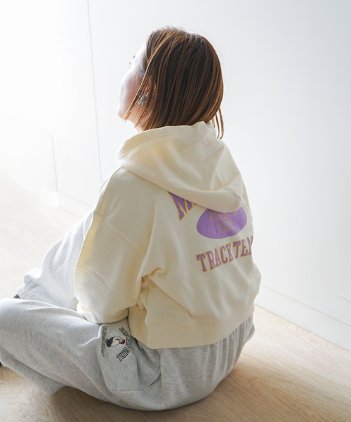 VENCEEXCHANGE（ヴァンスエクスチェンジ）の「ショート丈カレッジロゴパーカー（パーカー・レディース・オフホワイト/ダークオリーブ/ブラック・M）」の18枚目の写真