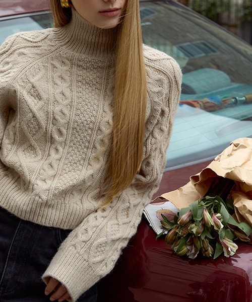 Fano Studios(ファノ ストゥディオズ)の「【Fano Studios】High neck cable short knit FD21S063(ニット/セーター・レディース・ベージュ・M/S/L)」の2枚目の写真