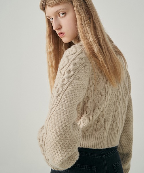 Fano Studios(ファノ ストゥディオズ)の「【Fano Studios】High neck cable short knit FD21S063(ニット/セーター・レディース・ベージュ・M/S/L)」の11枚目の写真
