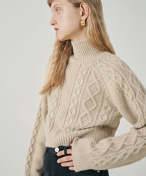 Fano Studios(ファノ ストゥディオズ)の「【Fano Studios】High neck cable short knit FD21S063(ニット/セーター・レディース・ベージュ・M/S/L)」の12枚目の写真