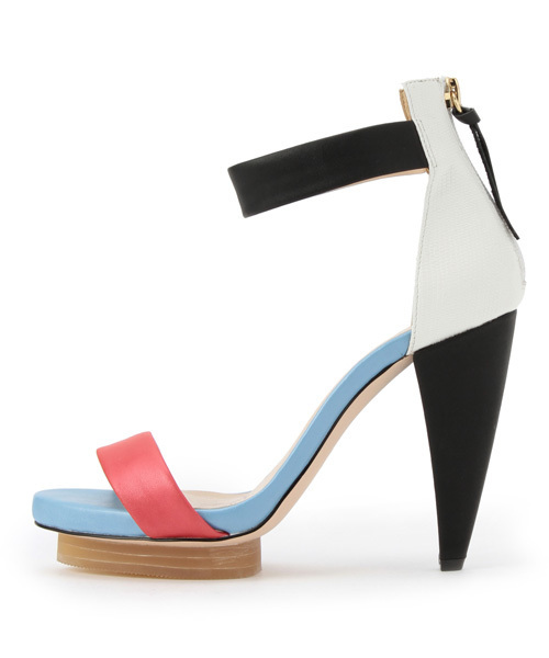 LOVELESS（ラブレス）の「【LOVELESS】WOMENS カラ―ブロッキングサンダル（サンダル・レディース・ブルー系その他・23.5/22.5/24.5）」の2枚目の写真