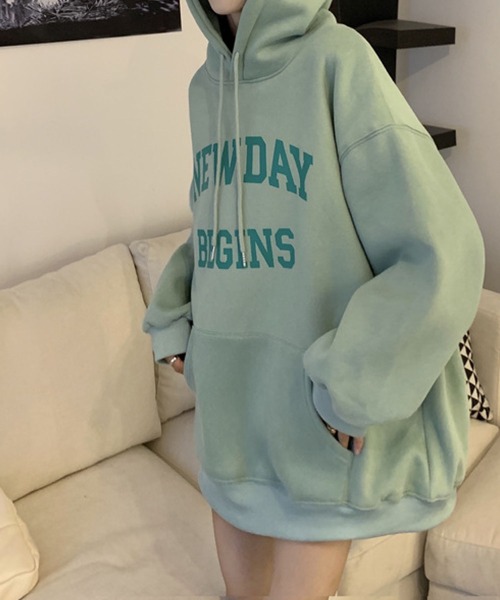 meJane(ミージェーン)の「NEWDAYロゴビックシルエットプルパーカー【ZOZOTOWN限定】(パーカー・レディース・イエロー/ライトグリーン/アイボリー・FREE)」の8枚目の写真