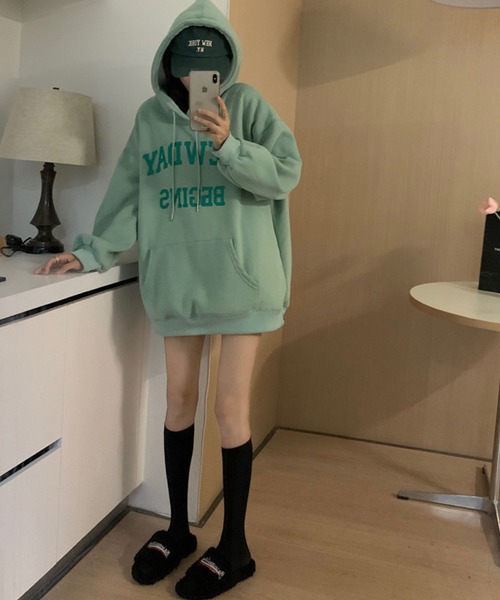 meJane(ミージェーン)の「NEWDAYロゴビックシルエットプルパーカー【ZOZOTOWN限定】(パーカー・レディース・イエロー/ライトグリーン/アイボリー・FREE)」の9枚目の写真