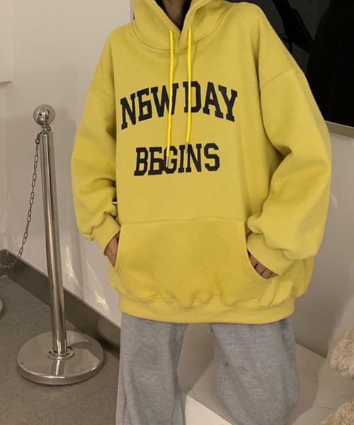 meJane(ミージェーン)の「NEWDAYロゴビックシルエットプルパーカー【ZOZOTOWN限定】(パーカー・レディース・イエロー/ライトグリーン/アイボリー・FREE)」の12枚目の写真