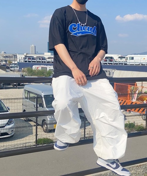 DEVICE（デバイス）の「韓国 古着風 ビッグシルエット カレッジロゴ ワッペン刺繍 半袖 Tシャツ（Tシャツ/カットソー・レディース・ホワイト/ブラック/グレー・FREE）」の20枚目の写真