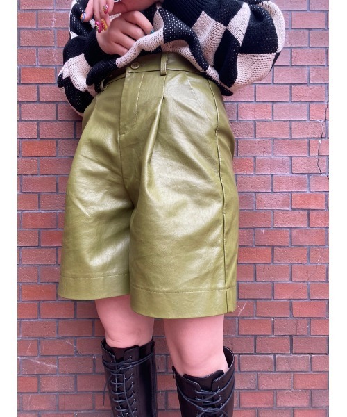 WC（ダブル シー）の「フェイクレザータックショートパンツ（その他パンツ・レディース・ブラック/グリーン・FREE）」の15枚目の写真
