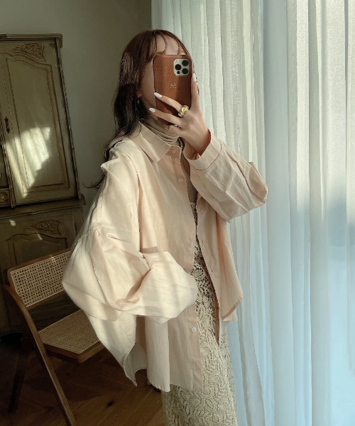 ISOOK(アイスー)の「Over sized tuck shirt / オーバーサイズタックシャツ(meg select)(シャツ/ブラウス・レディース・ピンク/サンドベージュ・FREE)」の8枚目の写真