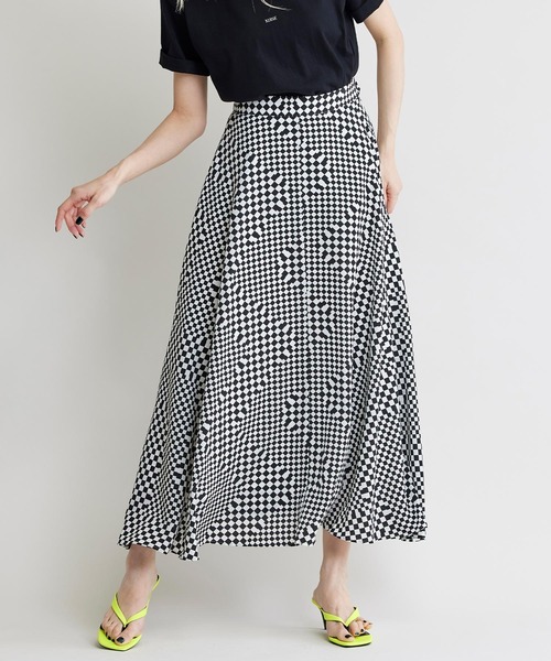 NOISE MAKER（ノイズメーカー）の「フラッグチェックフレアースカート（スカート・レディース・ホワイト/グレー・38/36）」の2枚目の写真