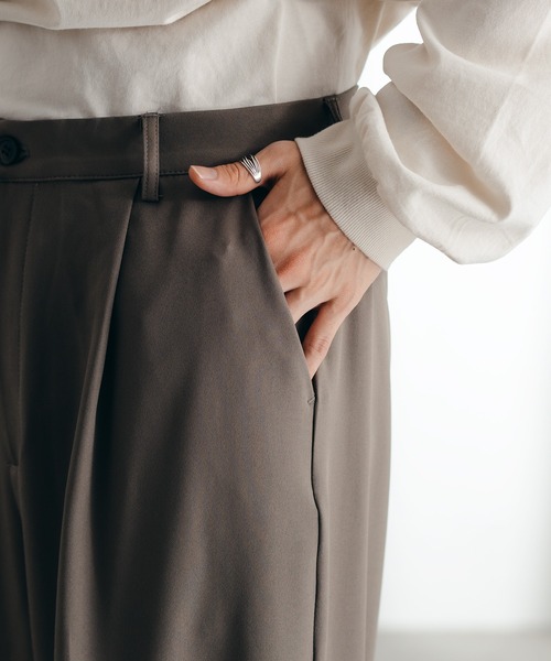 epnok（エプノック）の「1タックワイドパンツ（スラックス・メンズ・ダークブラウン/グレイッシュブルー/ダークベージュ・SMALL/MEDIUM/LARGE）」の19枚目の写真