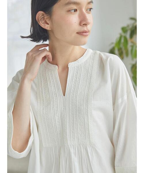 AMERICAN HOLIC(アメリカンホリック)の「刺繍ボックスシャツ(シャツ/ブラウス・レディース・ブラック/オフホワイト/イエロー・FREE)」の1枚目の写真