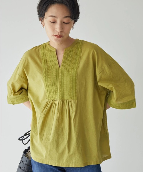 AMERICAN HOLIC(アメリカンホリック)の「刺繍ボックスシャツ(シャツ/ブラウス・レディース・ブラック/オフホワイト/イエロー・FREE)」の3枚目の写真