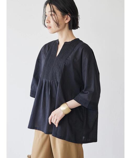 AMERICAN HOLIC(アメリカンホリック)の「刺繍ボックスシャツ(シャツ/ブラウス・レディース・ブラック/オフホワイト/イエロー・FREE)」の2枚目の写真