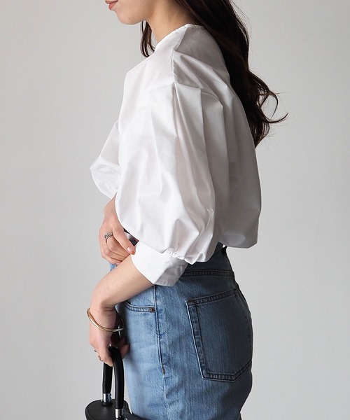 Riberry(リベリー)の「パフスリーブプルオーバー(シャツ/ブラウス・レディース・ベージュ/オフホワイト/ブルー・MEDIUM)」の4枚目の写真