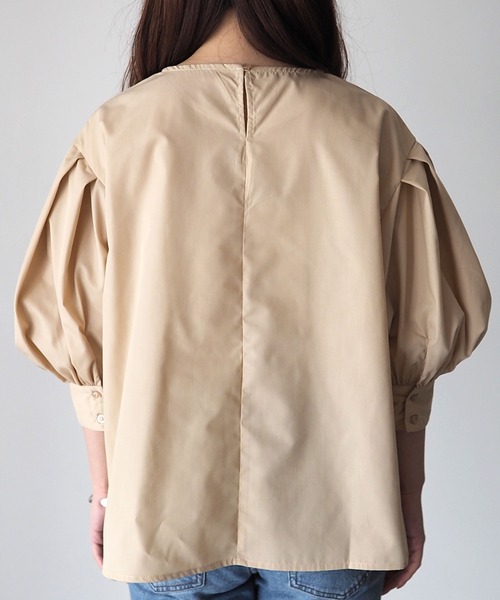 Riberry(リベリー)の「パフスリーブプルオーバー(シャツ/ブラウス・レディース・ベージュ/オフホワイト/ブルー・MEDIUM)」の12枚目の写真