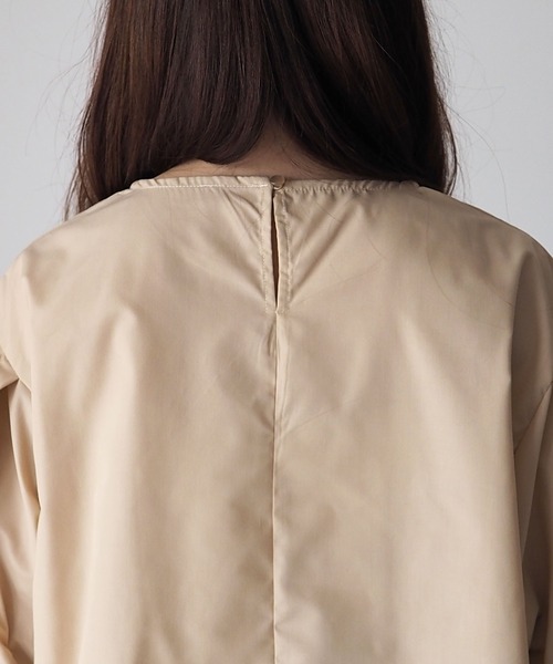 Riberry(リベリー)の「パフスリーブプルオーバー(シャツ/ブラウス・レディース・ベージュ/オフホワイト/ブルー・MEDIUM)」の19枚目の写真