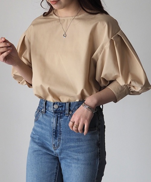 Riberry(リベリー)の「パフスリーブプルオーバー(シャツ/ブラウス・レディース・ベージュ/オフホワイト/ブルー・MEDIUM)」の8枚目の写真