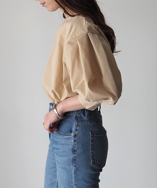 Riberry(リベリー)の「パフスリーブプルオーバー(シャツ/ブラウス・レディース・ベージュ/オフホワイト/ブルー・MEDIUM)」の5枚目の写真