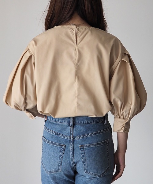 Riberry(リベリー)の「パフスリーブプルオーバー(シャツ/ブラウス・レディース・ベージュ/オフホワイト/ブルー・MEDIUM)」の11枚目の写真