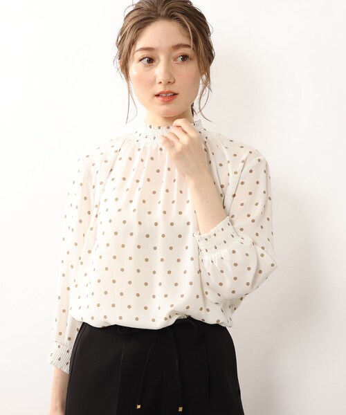 DRESKIP（ドレスキップ）の「◆【洗濯機可】シャーリング使いプリントブラウス（シャツ/ブラウス・レディース・ベージュ系その他2/グリーン系その他5/ホワイト系3/ホワイト系8/ネイビー系5/オレンジ系5・02/03/04）」の4枚目の写真