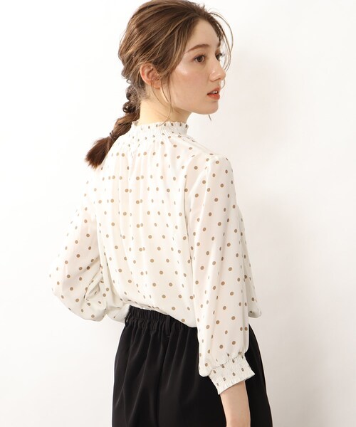 DRESKIP（ドレスキップ）の「◆【洗濯機可】シャーリング使いプリントブラウス（シャツ/ブラウス・レディース・ベージュ系その他2/グリーン系その他5/ホワイト系3/ホワイト系8/ネイビー系5/オレンジ系5・02/03/04）」の19枚目の写真