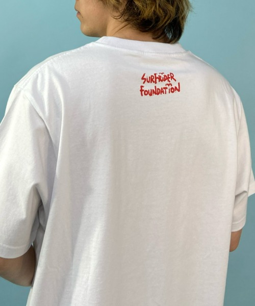 ムラサキスポーツ（ムラサキスポーツ）の「【ムラサキスポーツ別注】SURFRIDER FOUNDATION×KENNY SURF コラボモデル ルーズシルエット プリントＴシャツ/サマーガール フォトプリントカットソー  SF2120FD3（Tシャツ/カットソー・メンズ・ブラック/ホワイト・M/L/XL）」の5枚目の写真