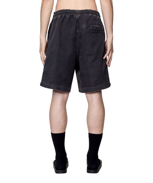 DIESEL（ディーゼル）の「DIESEL メンズ デニム ショートパンツ トラックデニム ブラック サステナブル（デニムパンツ・メンズ・ブラック・LARGE/MEDIUM/SMALL/X-LARGE/XX-LARGE/X-SMALL）」の18枚目の写真