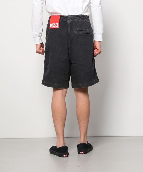 DIESEL（ディーゼル）の「DIESEL メンズ デニム ショートパンツ トラックデニム ブラック サステナブル（デニムパンツ・メンズ・ブラック・LARGE/MEDIUM/SMALL/X-LARGE/XX-LARGE/X-SMALL）」の8枚目の写真