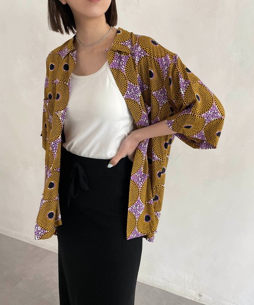 CAPRICIEUX LE'MAGE(カプリシューレマージュ)の「アフリカンレーヨンシャツ(シャツ/ブラウス・レディース・イエロー/グリーン・M)」の2枚目の写真